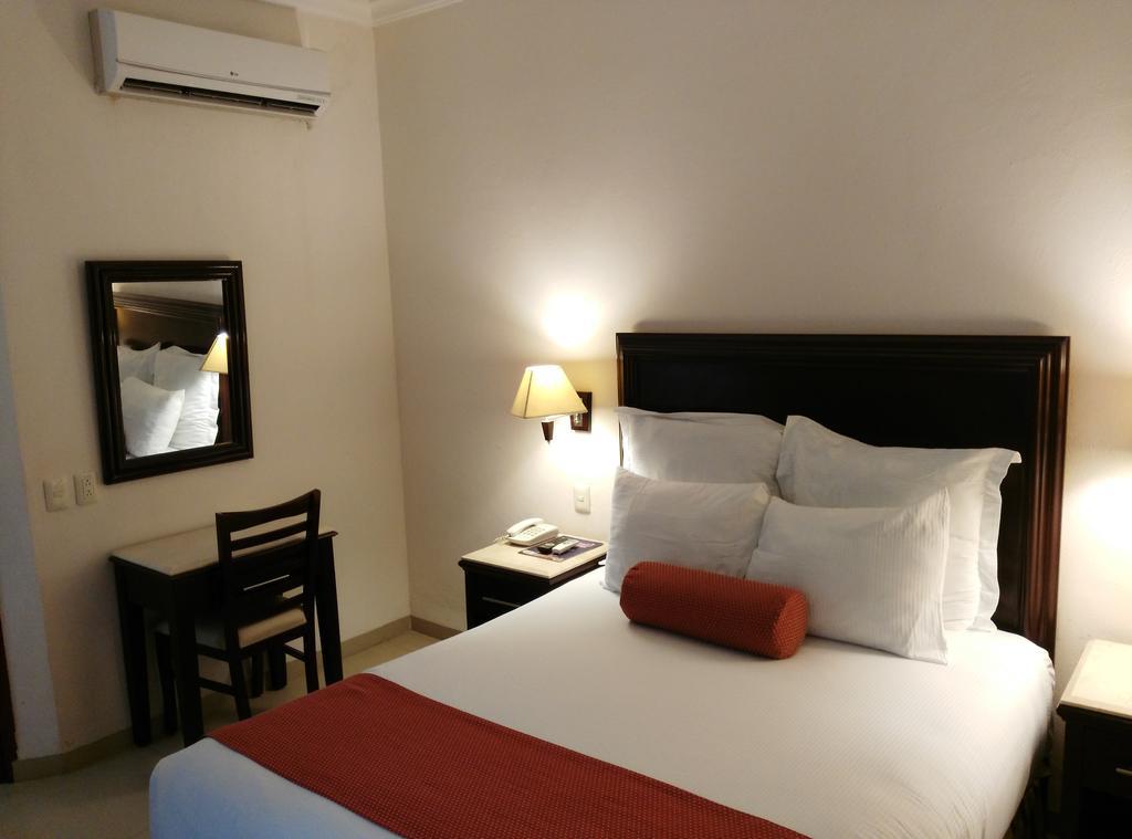 Hotel Lopez Кампече Номер фото